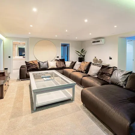 Nord Elegant Getaway Private Pool 빌라 *