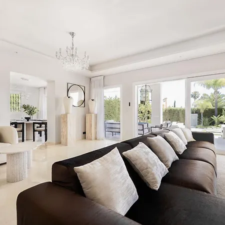 Nord Elegant Getaway Private Pool 마르베야